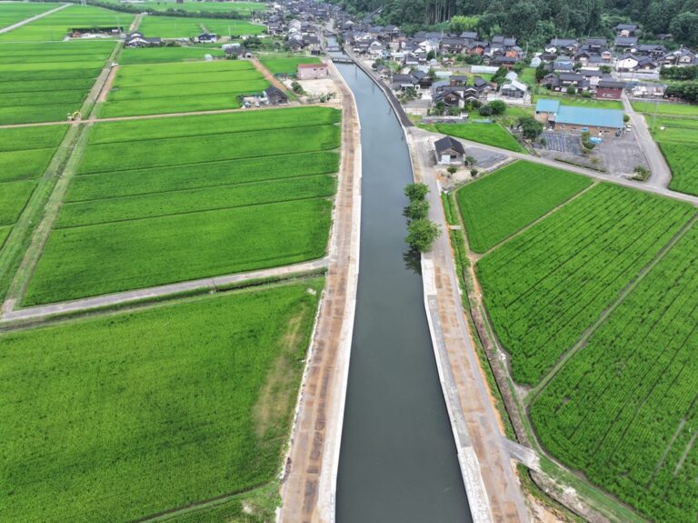 ６災７７１号　二級河川　日用川　河川災害復旧工事